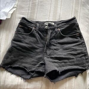 A&F 90s relaxed high rise cut off short